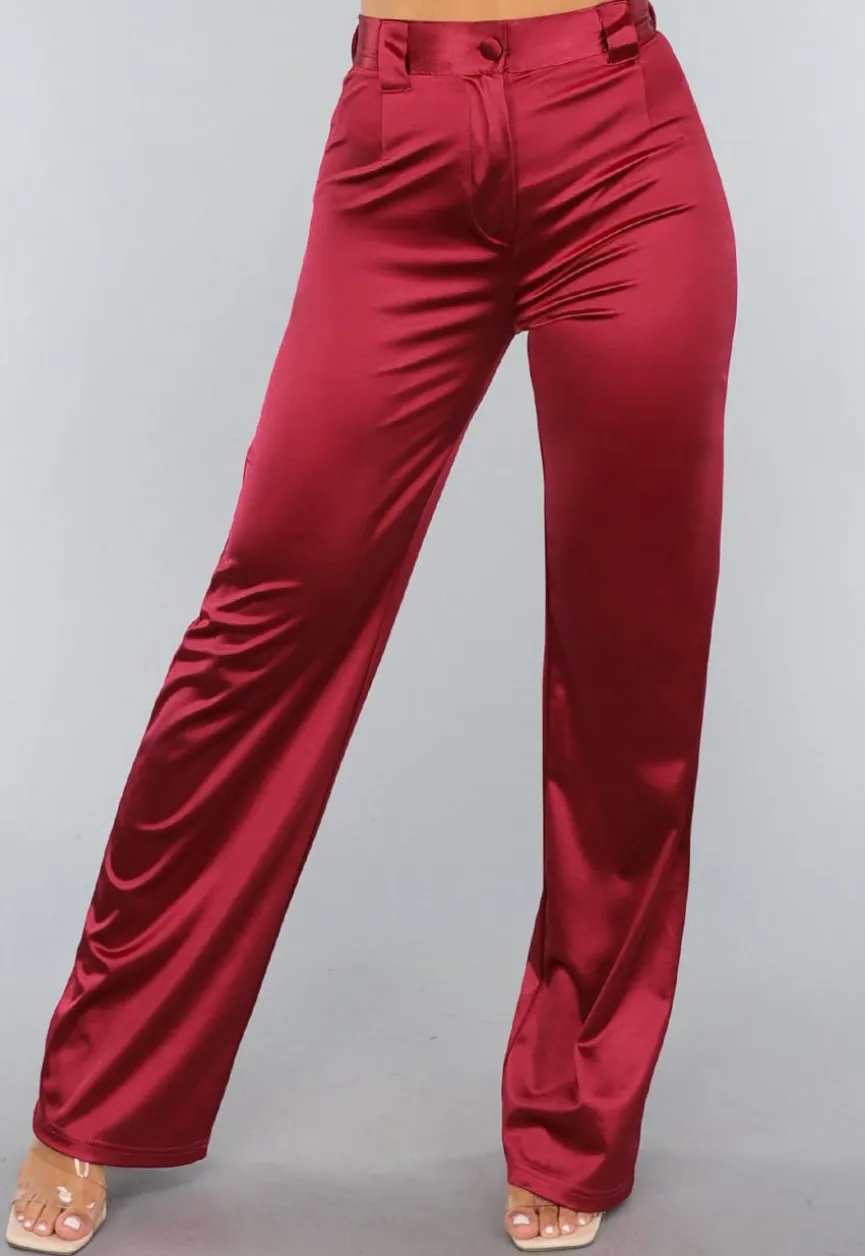Burgundy Pantalon van Stretch Satijn in Model