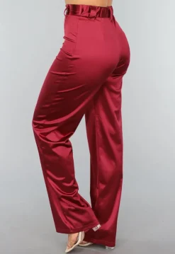 Burgundy Pantalon van Stretch Satijn in Model