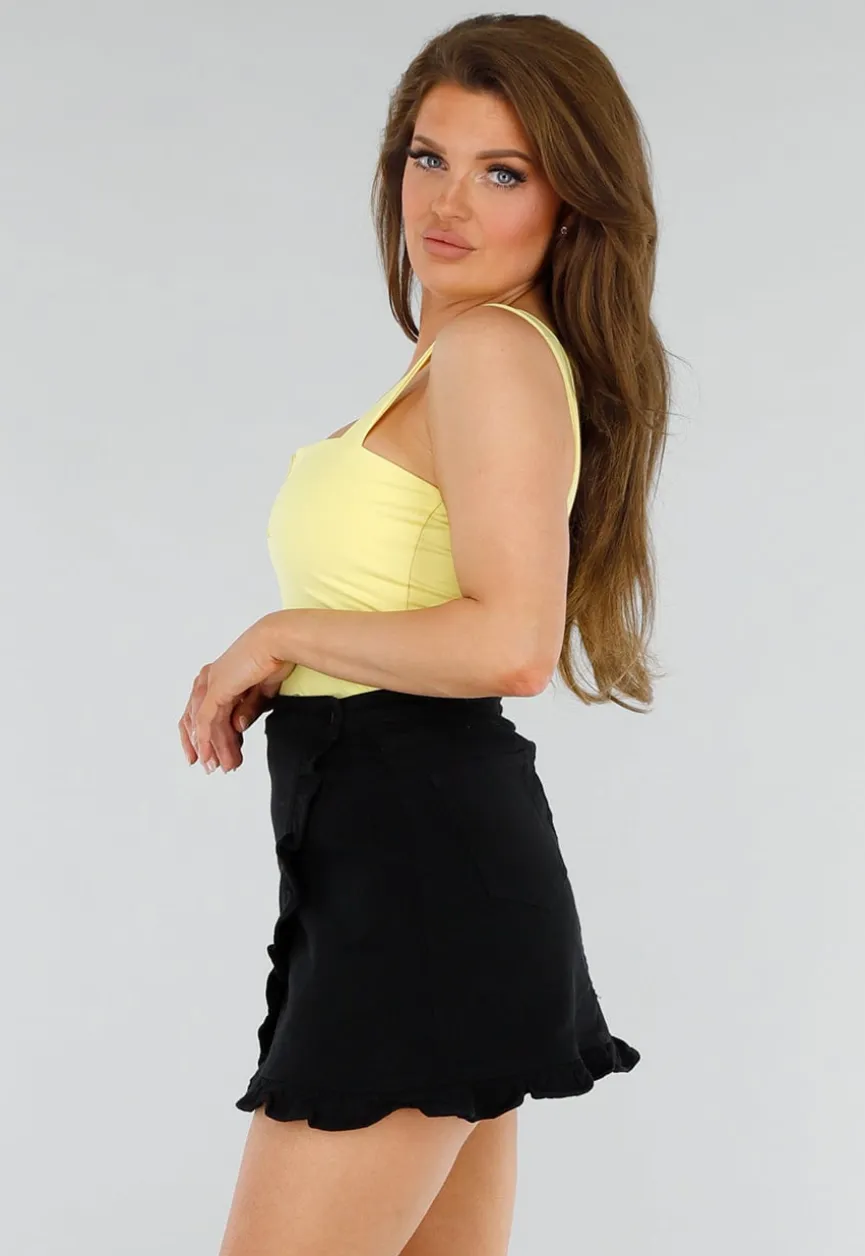 Butter Yellow Bodysuit met Brede Bandjes en V-Halsdetail