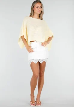 Butter Yellow Gebreide Poncho Trui met Wijde Pasvorm