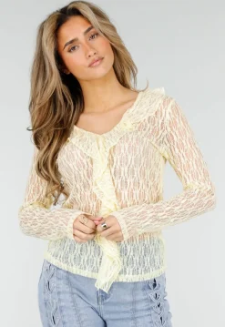 Butter Yellow Kanten Blouse met Lange Mouwen en Ruffle Detail