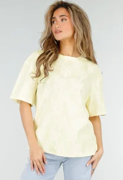 Butter Yellow Kanten T-shirt met Korte Mouwen en Ronde Hals