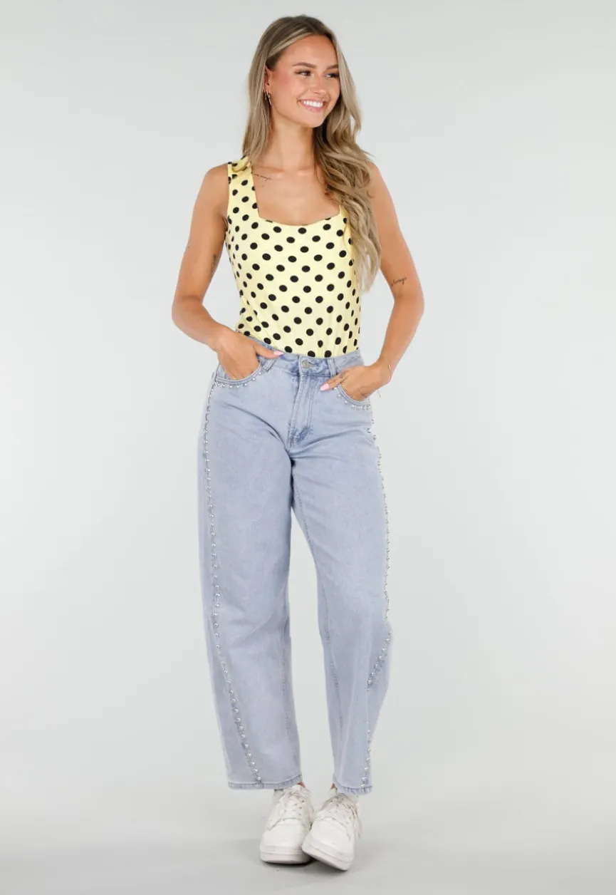 Butter Yellow Stretch Body met Zwarte Polkadots en Vierkante Hals