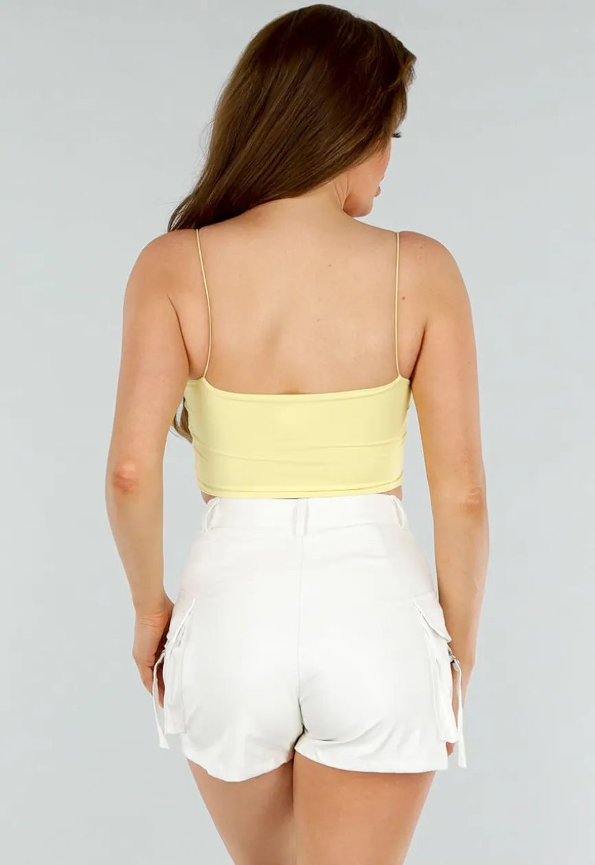 Butter Yellow Stretch Croptop met Spaghettibandjes en Voering