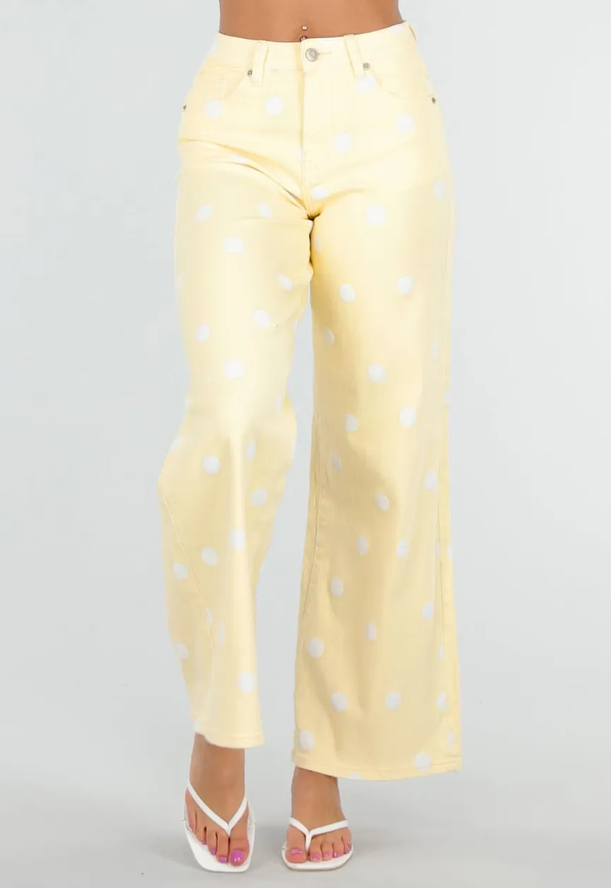 Butter Yellow Wide Leg Jeans met Polkadotprint