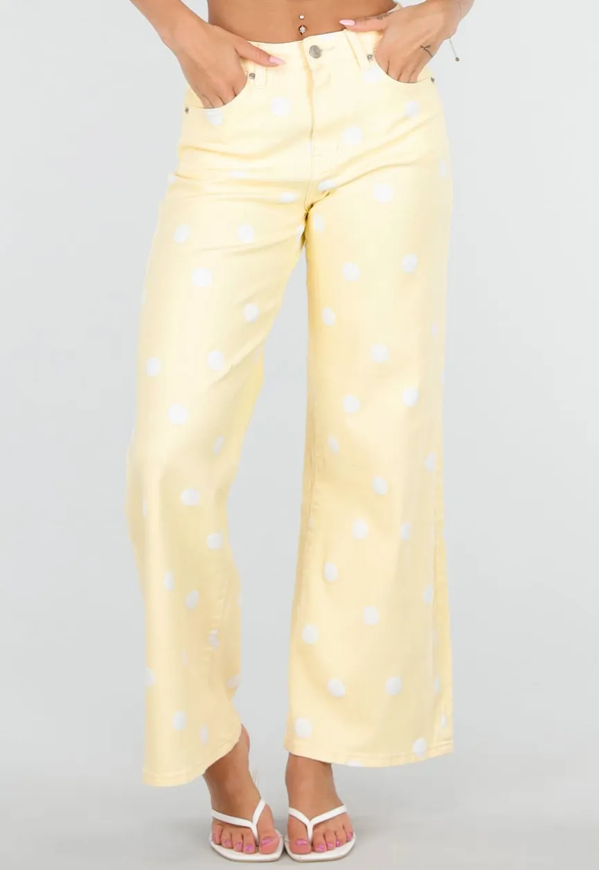 Butter Yellow Wide Leg Jeans met Polkadotprint