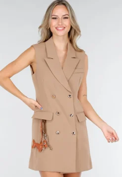 Camelkleurige Mouwloze Blazerjurk met Goudkleurige Knopen