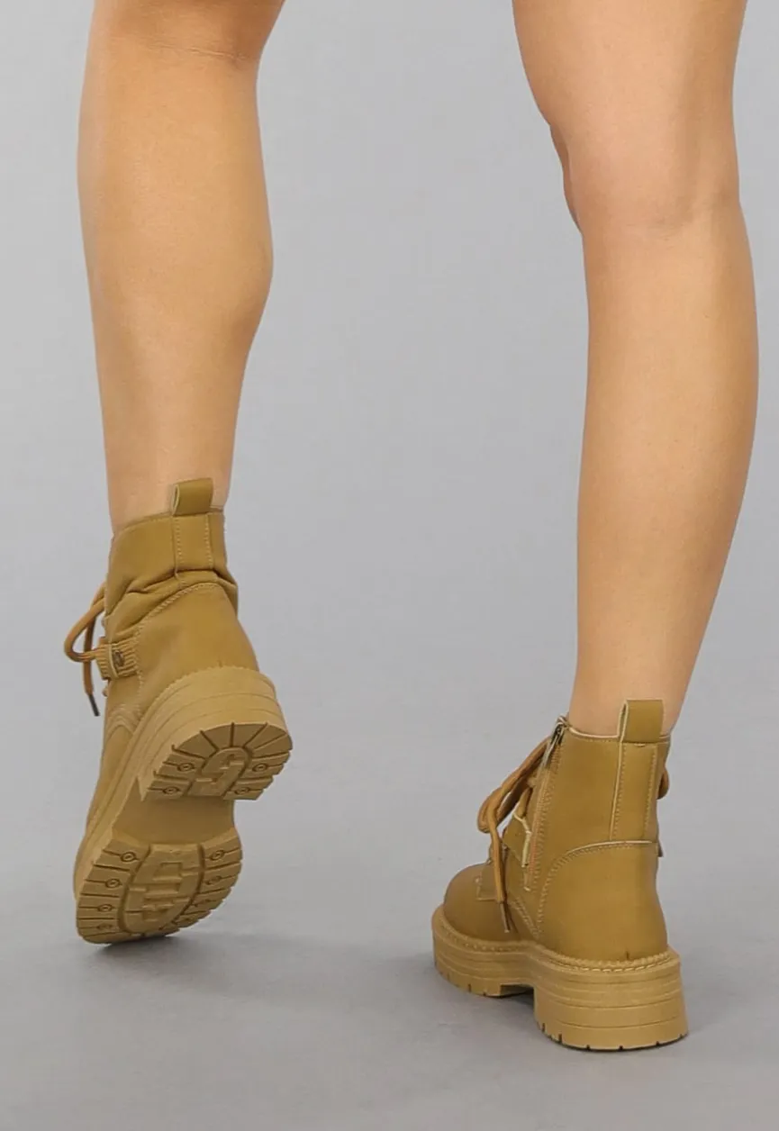 Camel Kleurige Veterboots met Grove Zool