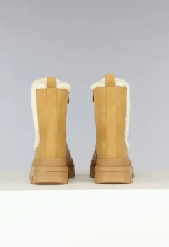 Camel Suèdelook Chelsea Boots met Teddy Details