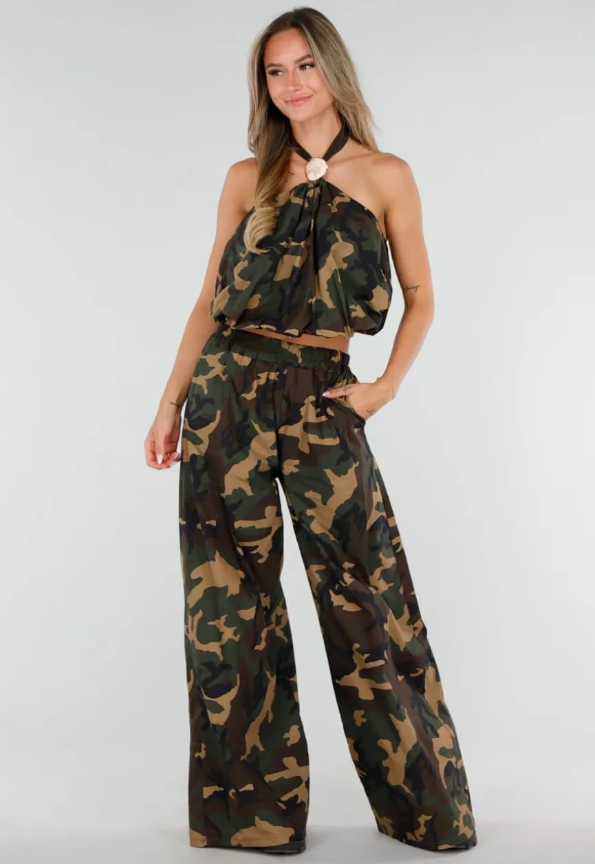 Camouflage Halter Top met Ringdetail en Open Rug
