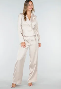 Champagnekleurige Satijnlook Wrap Blazer met Strik