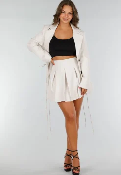 Cremekleurige Tweedelige Set met Blazer met Korsetveter en Plooirok met Ritssluiting