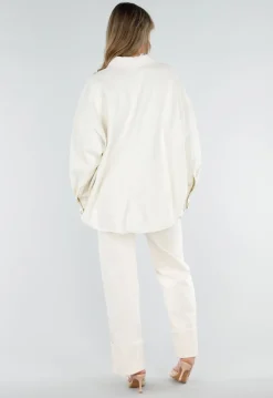 Crème Denim Blouse met Oversized Knopen en Lange Mouwen