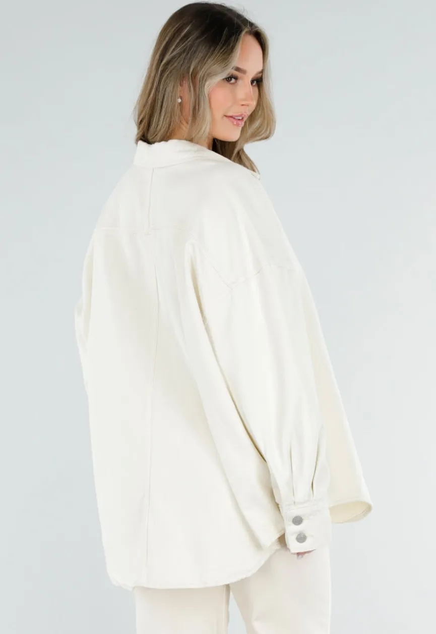 Crème Denim Blouse met Oversized Knopen en Lange Mouwen