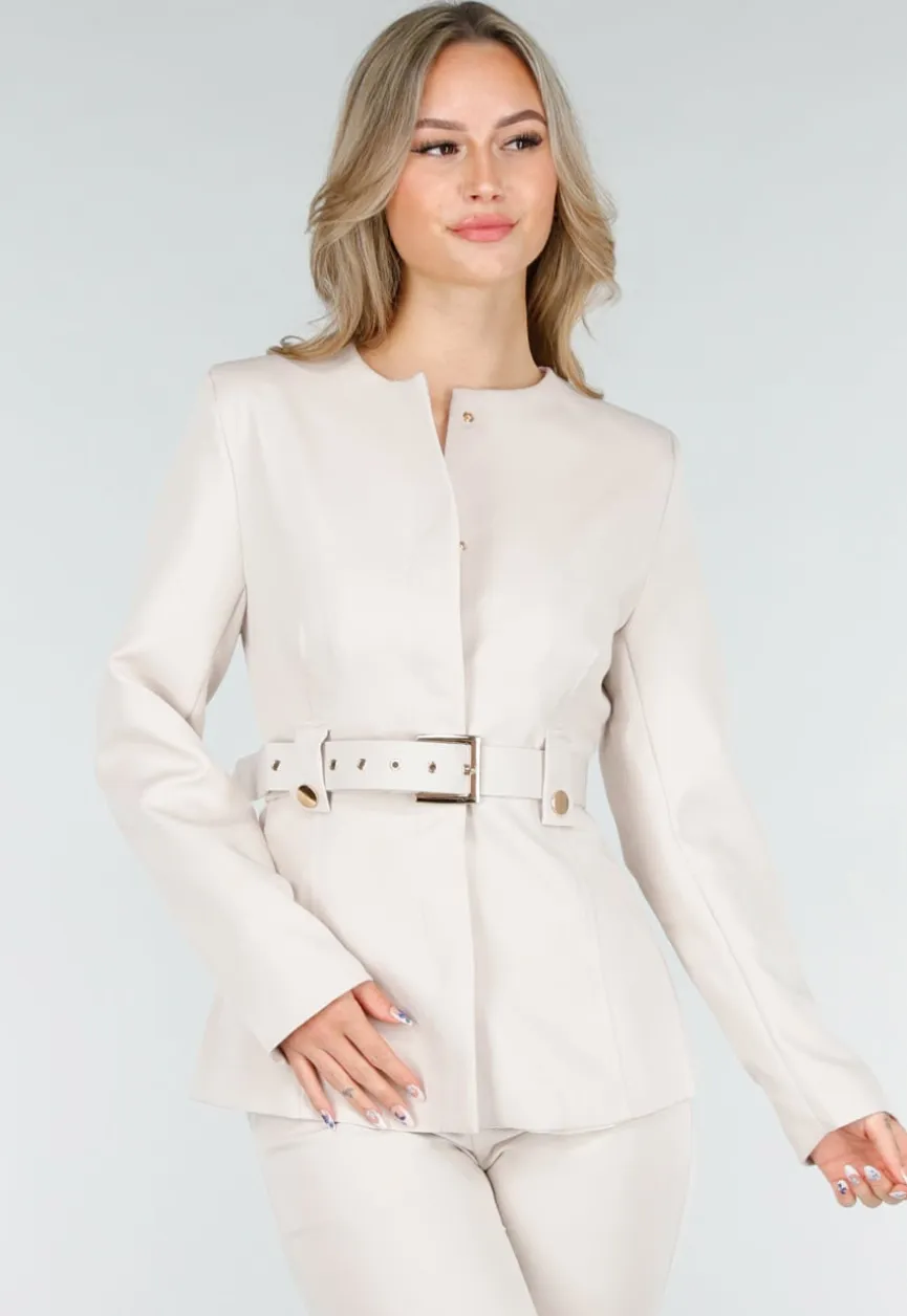 Crèmekleurige Two-Piece Set met Tailleceintuur en Rechte Broek