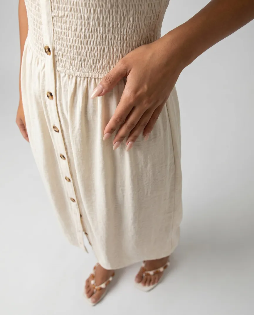 Crème Maxi Jurk met Smokwerk, Knopen en Strikbandjes