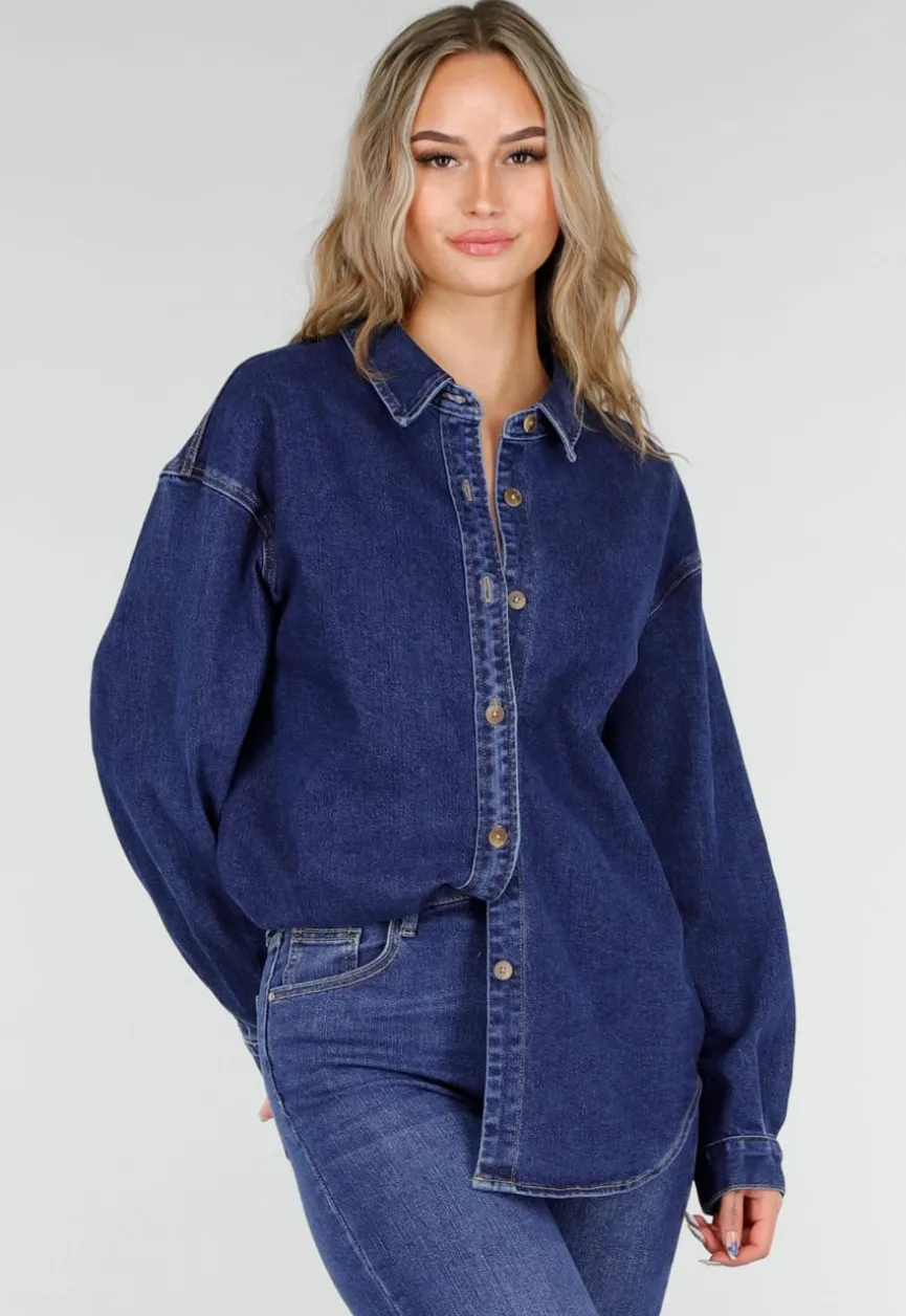 Donkerblauw Denim Overhemd met Oversized Pasvorm en Knoopsluiting