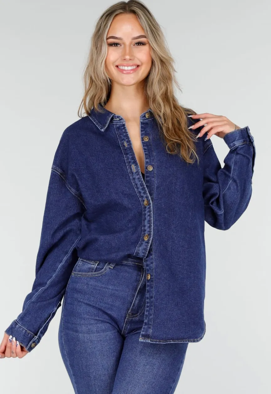 Donkerblauw Denim Overhemd met Oversized Pasvorm en Knoopsluiting