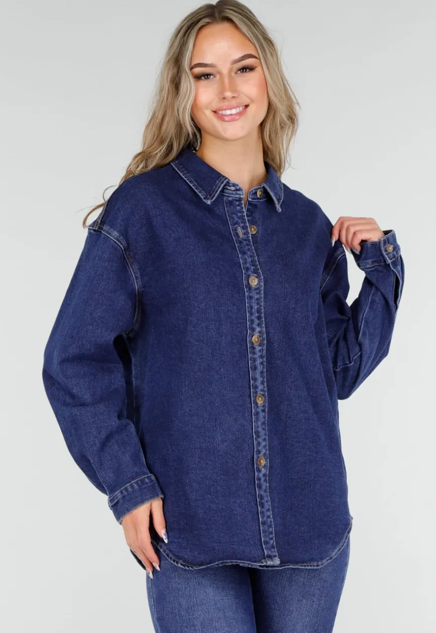 Donkerblauw Denim Overhemd met Oversized Pasvorm en Knoopsluiting
