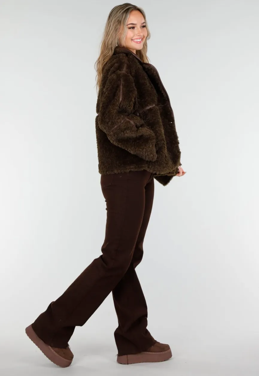 Donkerbruine Teddy Jas met Knoopsluiting