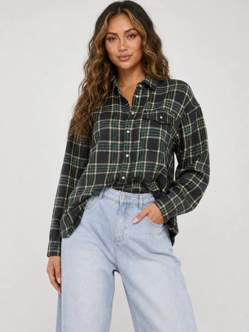 Donkergroene Geruite Blouse met Lange Mouwen en Borstzak