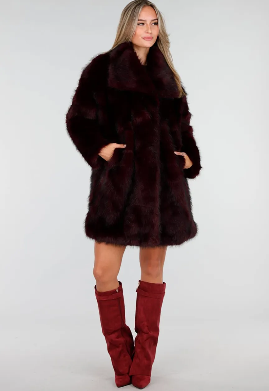 Donkerrode Faux Fur Jas met Brede Reverskraag