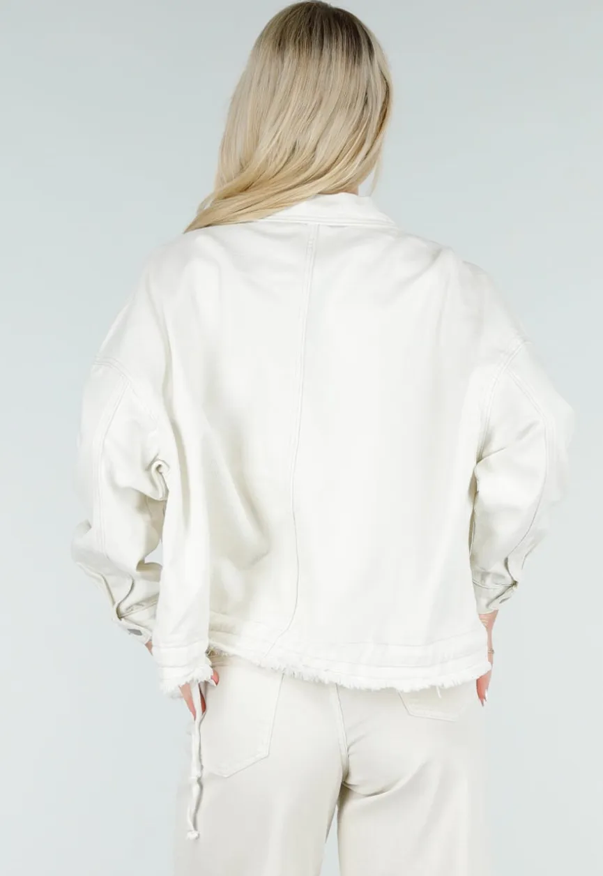 Ecru Denim Jas met Klepzakken, Trekkoord en Knoopsluiting