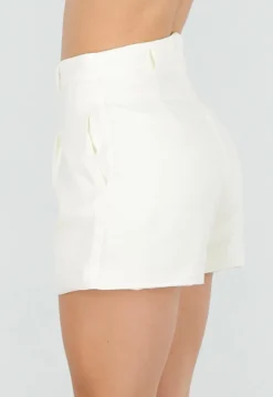 Ecru Linnenlook Short met Plooien en Rechte Pijpen