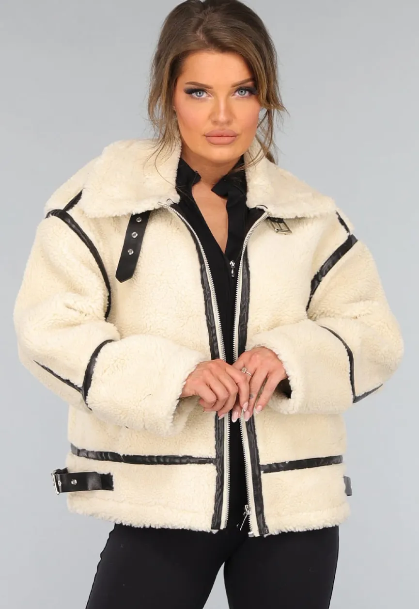 Ecru Teddy Jas met Zwarte Details