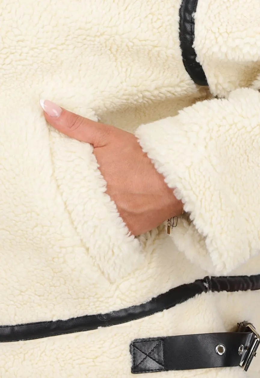 Ecru Teddy Jas met Zwarte Details