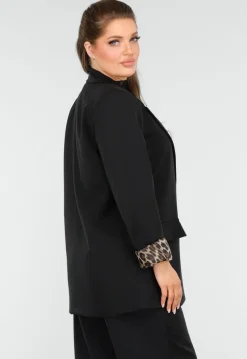 Elegant Zwart Pak met Leopardprint Accenten