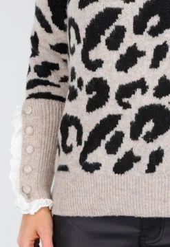 Gebreide Trui met Panterprint en Kantdetails aan Hals en Mouwen