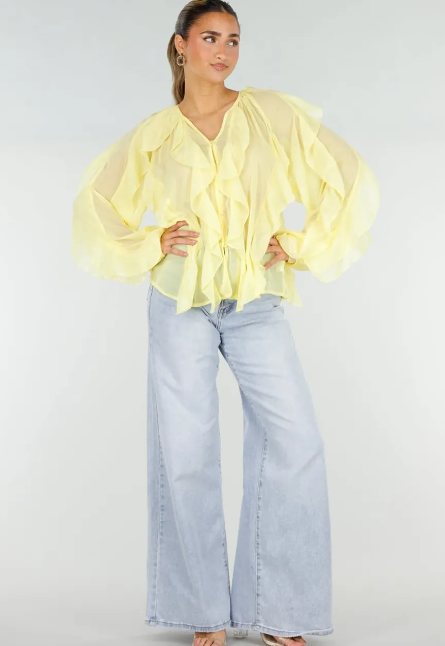 Gele Chiffon Blouse met Ruffles Lange Mouwen en Knopen