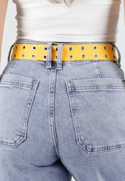 Gele Riem met Metalen Oogjes en Gesp