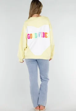 Gele Sweater met Good Vibes Print op Rug