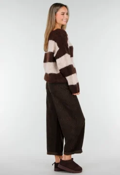 Gestreepte Fluffy Trui in Bruin en Beige met Losvallende Pasvorm