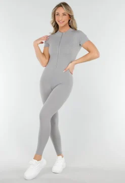 Getailleerde Grijze Stretch Sport Jumpsuit met Korte Mouwen en Ritssluiting