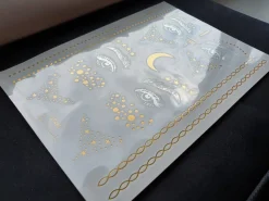 Gouden Sproeten en Details Tattoo Gezicht
