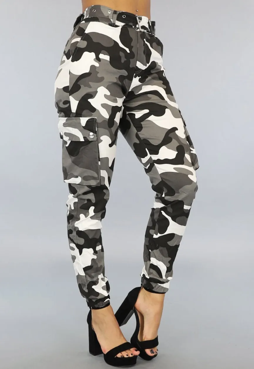 Grijs/Witte Cargo Broek met Camouflage Print