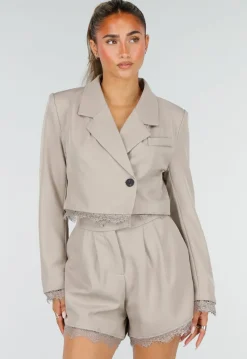 Grijze Blazer en Short Set met Kanten Afwerking