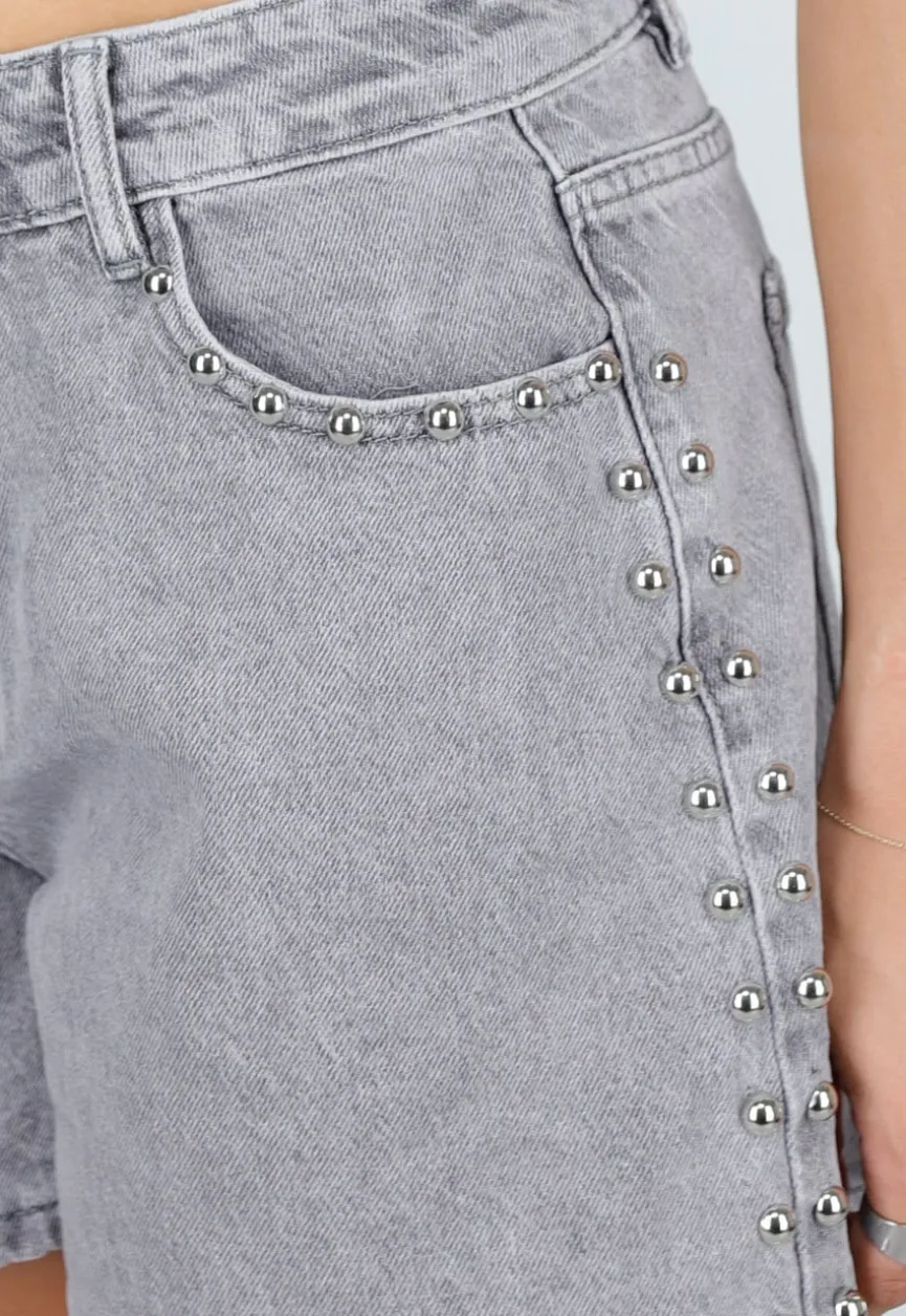 Grijze Denim Shorts met Studs en Rechte Pijpen