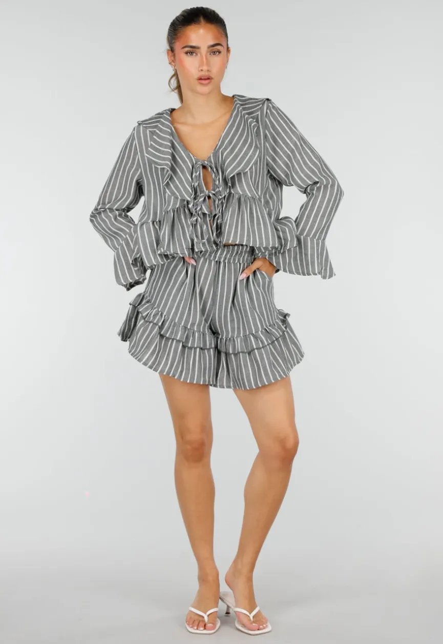 Grijze Gestreepte Two Piece Set met Blouse en Rucheshort