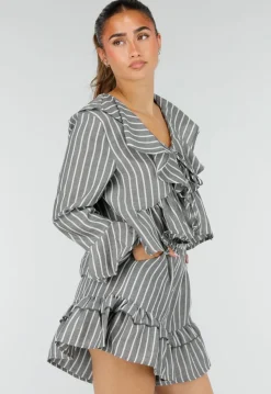 Grijze Gestreepte Two Piece Set met Blouse en Rucheshort