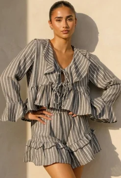 Grijze Gestreepte Two Piece Set met Blouse en Rucheshort