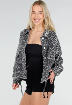 Grijze Luipaardprint Denim Jas met Klepzakken, Trekkoord en Knoopsluiting
