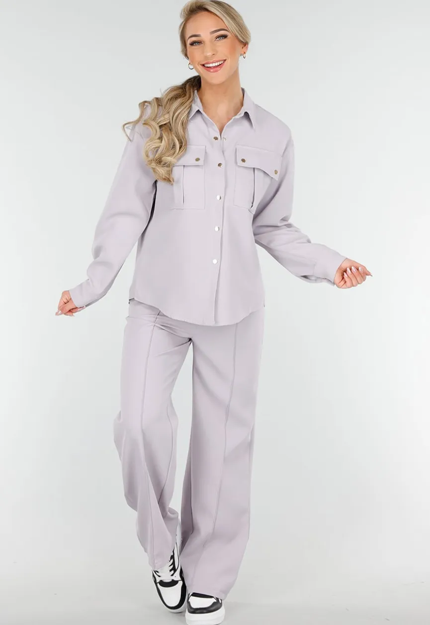 Grijze Set met Blouse en Straight Leg Broek met Gouden Knopen