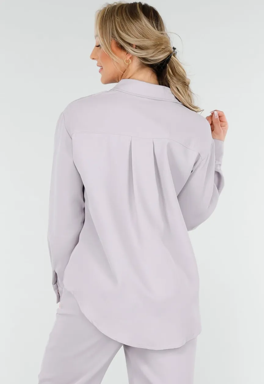 Grijze Set met Blouse en Straight Leg Broek met Gouden Knopen