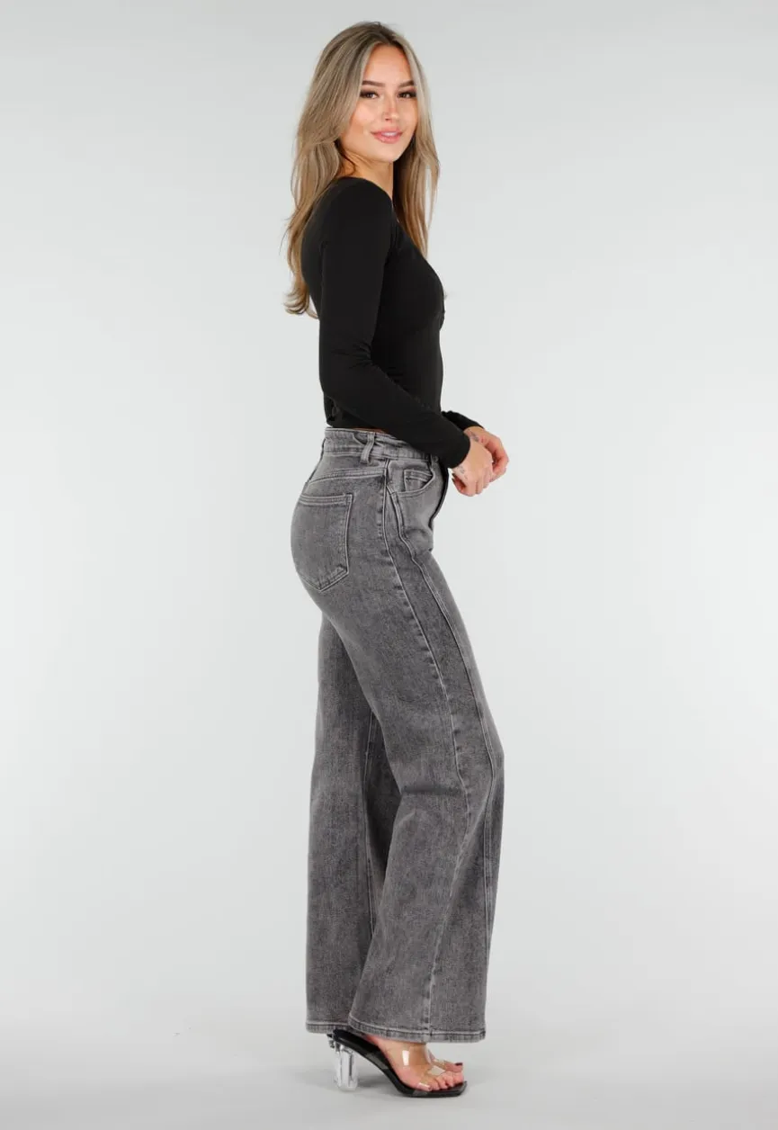 Grijze Straight Leg Jeans met Rechte Pijpen en Subtiele Wassing