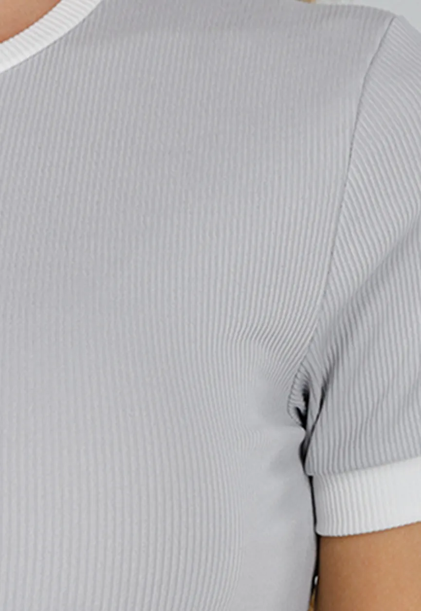 Grijze Two Piece Set met Lange Broek en Korte Top met Colorblockingdetails
