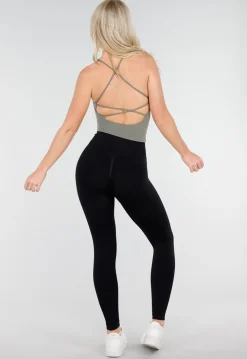 Groene Halter Sporttop met Stretch en Pads